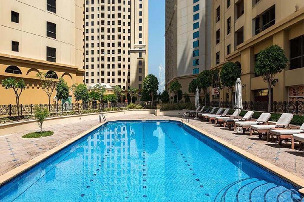Beautiful 2br In Prime Jbr Location At Shams 1 Appartement Dubaï