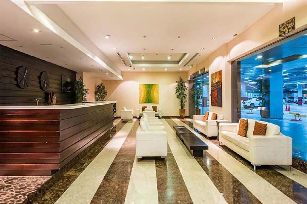 Beautiful 2br In Prime Jbr Location At Shams 1